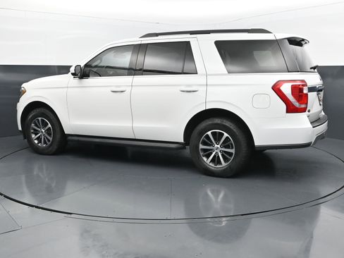 Used 2021 Ford Expedition XLT RWD image 3