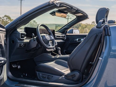 New 2025 Ford Mustang Premium image 28