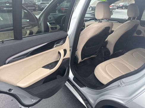 Used 2019 BMW X1 sDrive28i w/ Convenience Package image 13