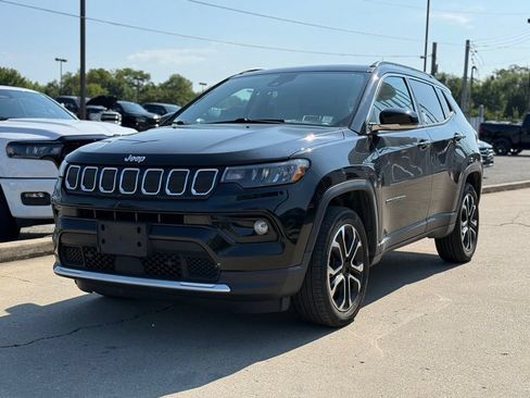Used 2022 Jeep Compass Limited w/ Sun and Sound Group AWD/4WD image 2