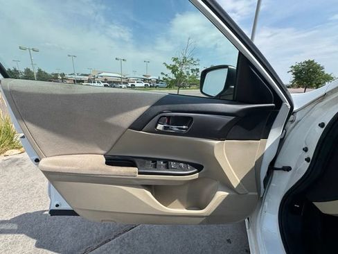 Used 2013 Honda Accord LX image 26