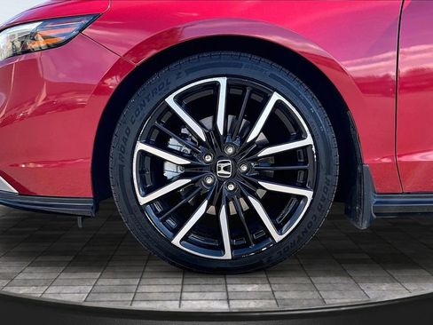 Used 2023 Honda Accord Touring image 9