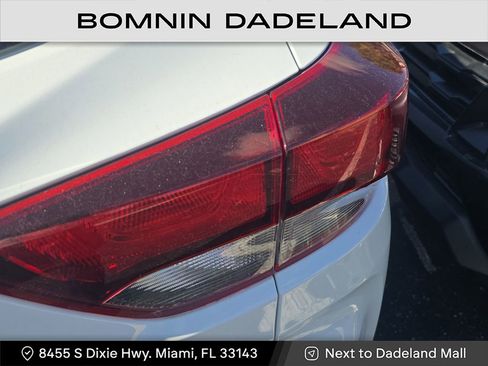 Used 2021 Chevrolet TrailBlazer LT w/ Convenience Package image 5