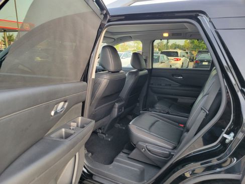 Used 2022 Nissan Pathfinder SL w/ SL Premium Package FWD image 23