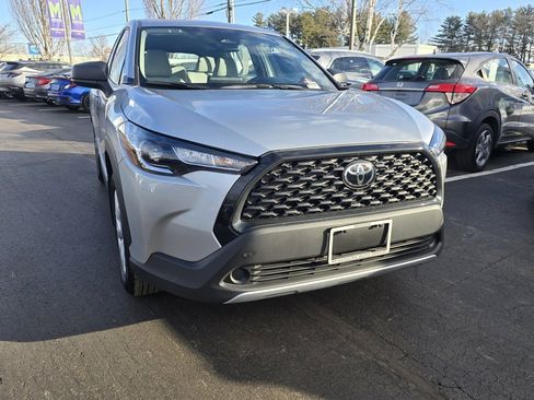 Certified 2024 Toyota Corolla Cross L image 10