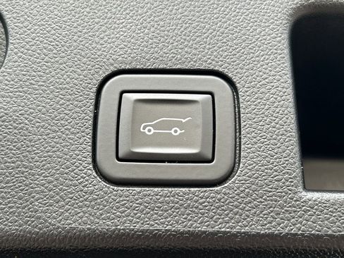 Used 2025 Chevrolet Equinox LT w/ Convenience Package II image 28