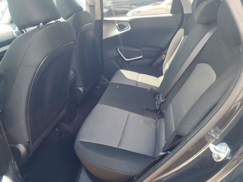 Used 2025 Kia Soul LX FWD image 5