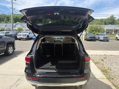 Used 2022 Mercedes-Benz GLB 250 4MATIC w/ Premium Package Lite image 13