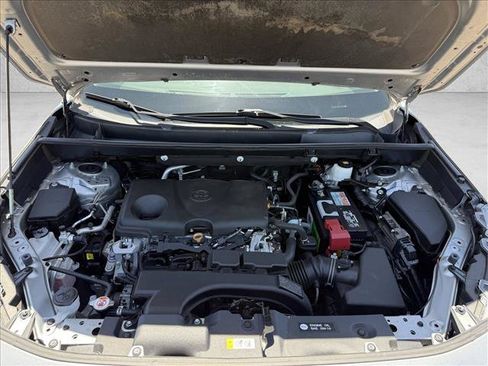 Used 2021 Toyota RAV4 XLE FWD image 25