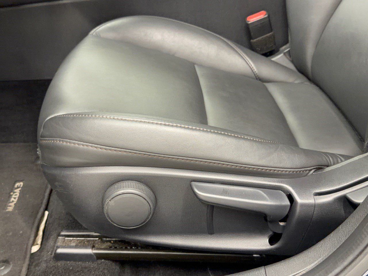 Used 2024 MAZDA MAZDA3 s FWD image 16