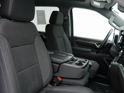 Used 2025 Chevrolet Silverado 2500 LT w/ Convenience Package image 21