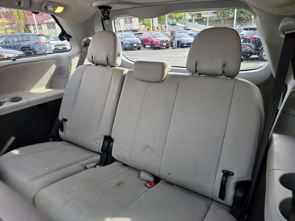 Used 2019 Toyota Sienna Limited Premium AWD/4WD image 16