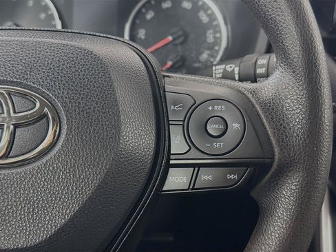 Used 2022 Toyota RAV4 XLE FWD image 18