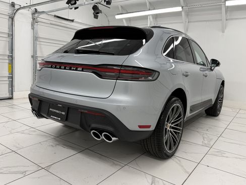 Certified 2026 Porsche Macan AWD/4WD image 12