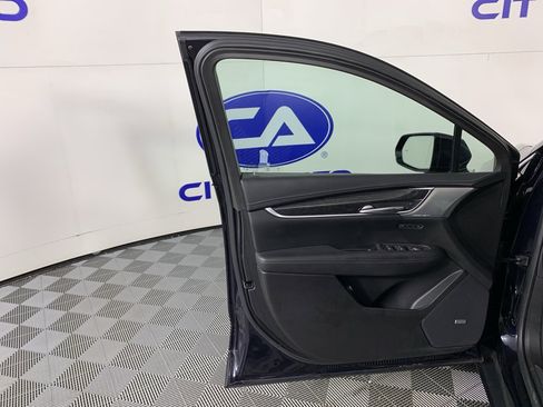 Used 2021 Cadillac XT5 Premium Luxury image 11