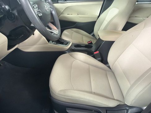 Used 2020 Hyundai Elantra SE w/ Cargo Package (C1) FWD image 11