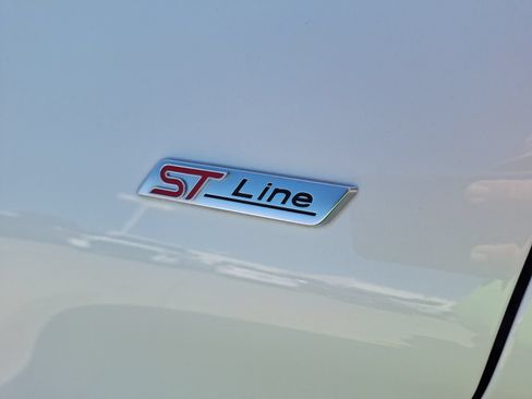 Used 2023 Ford Explorer ST-Line w/ Class IV Trailer Tow Package RWD image 12