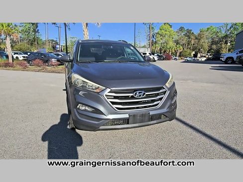 Used 2017 Hyundai Tucson SE image 18