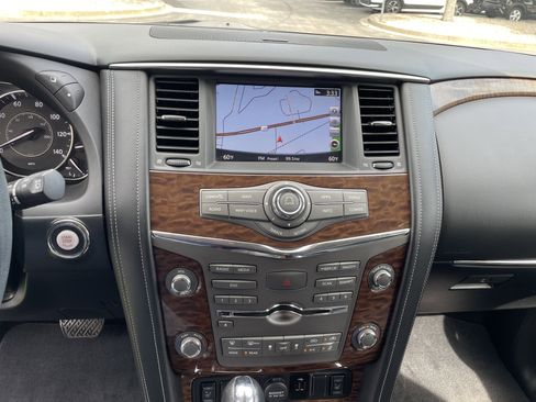 Used 2020 Nissan Armada SL image 21