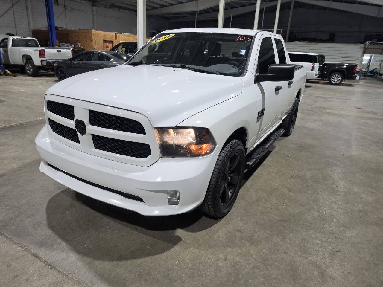 Used 2019 RAM 1500 Express w/ Express Value Package AWD/4WD image 3