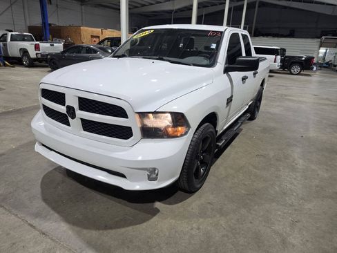 Used 2019 RAM 1500 Express w/ Express Value Package AWD/4WD image 3