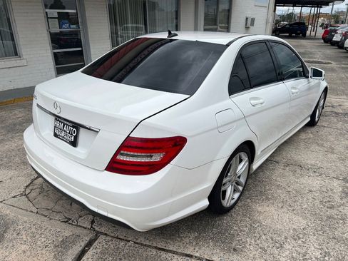 Used 2013 Mercedes-Benz C 250 Sedan image 4