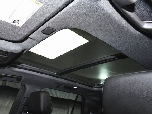 Used 2023 Chevrolet Tahoe Z71 w/ Z71 Off-Road Package image 49