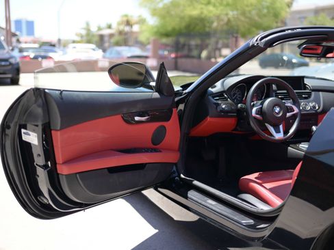 Used 2016 BMW Z4 sDrive28i RWD image 12