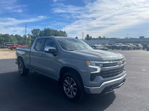 Used 2024 Chevrolet Silverado 1500 LT AWD/4WD image 7