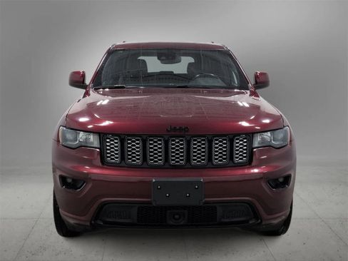 Certified 2021 Jeep Grand Cherokee Laredo X image 3