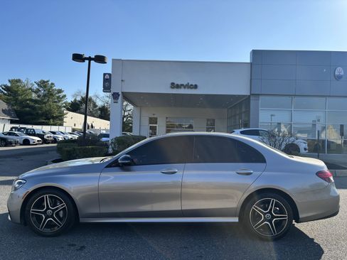 Used 2022 Mercedes-Benz E 350 4MATIC Sedan image 2
