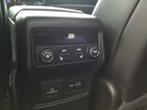 Used 2021 GMC Acadia AT4 w/ Technology Package image 9