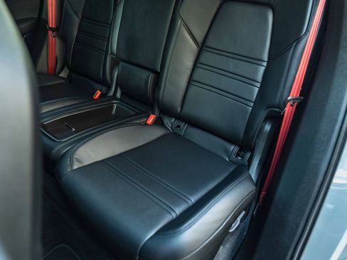 Used 2024 Porsche Cayenne S image 38