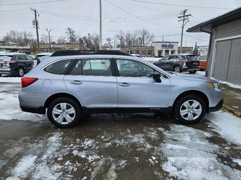 Used 2016 Subaru Outback 2.5i image 4