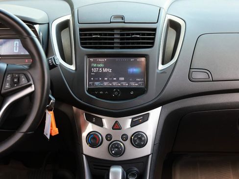 Used 2016 Chevrolet Trax LT w/ LT Sun and Sound Package AWD/4WD image 34