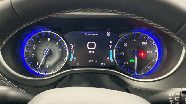 Used 2025 Chrysler Pacifica Select AWD/4WD image 17