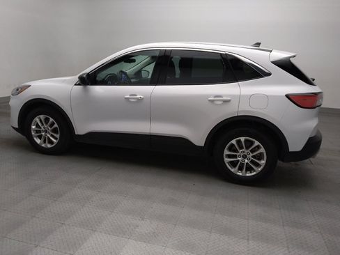Used 2022 Ford Escape SE FWD image 3