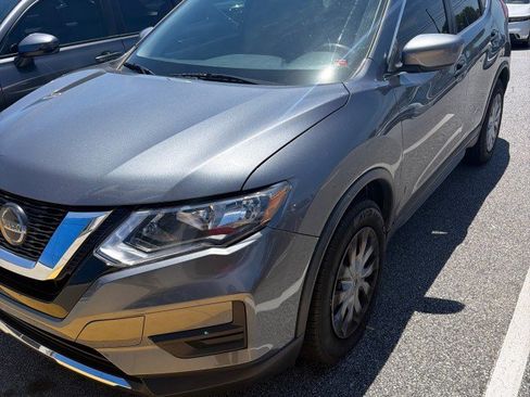 Used 2018 Nissan Rogue S FWD image 2