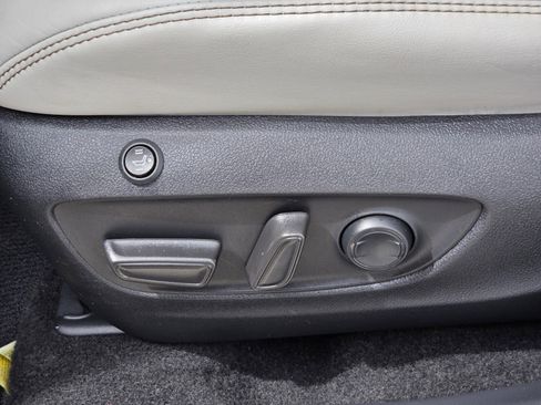 Used 2023 Toyota RAV4 XLE Premium image 14