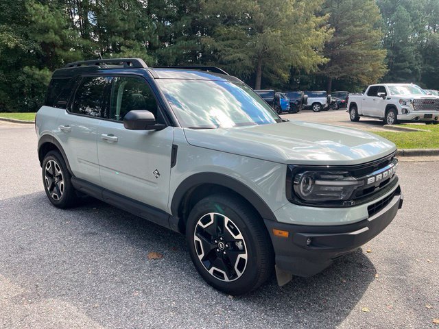 Used 2024 Ford Bronco Sport Outer Banks w/ Tech Package AWD/4WD image 2