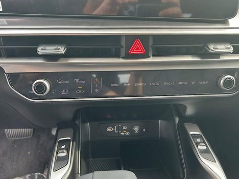 New 2025 Kia Sorento S image 21