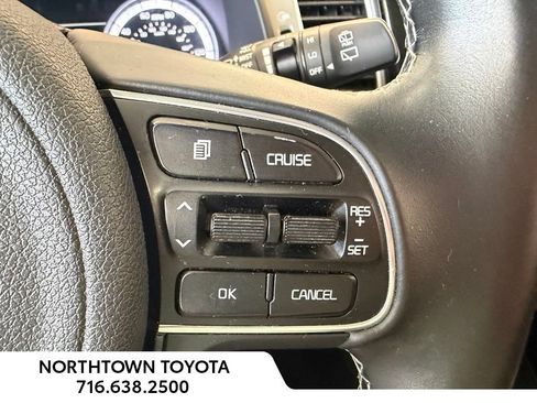 Used 2019 Kia Niro S Touring FWD image 27