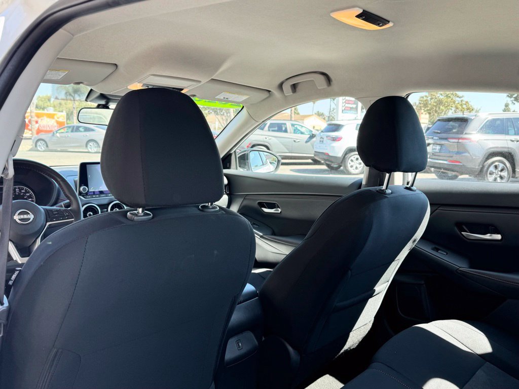 Used 2025 Nissan Sentra SR FWD image 16
