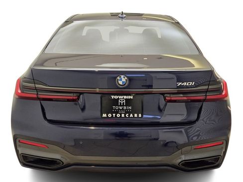 Used 2022 BMW 740i w/ M Sport Package image 10