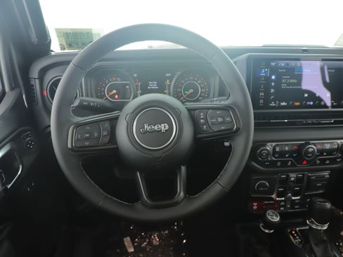 New 2025 Jeep Gladiator Rubicon w/ Safety Group image 22