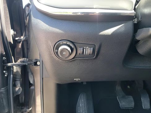 Used 2022 Jeep Compass Limited w/ Sun and Sound Group AWD/4WD image 16