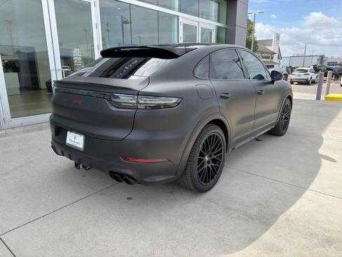 Used 2021 Porsche Cayenne GTS AWD/4WD image 4