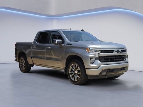 Used 2025 Chevrolet Silverado 1500 RST AWD/4WD image 2