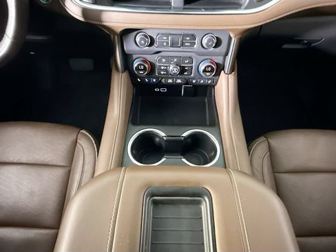Used 2022 Chevrolet Tahoe High Country RWD image 14