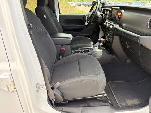 Used 2021 Jeep Wrangler Unlimited Sport AWD/4WD image 13